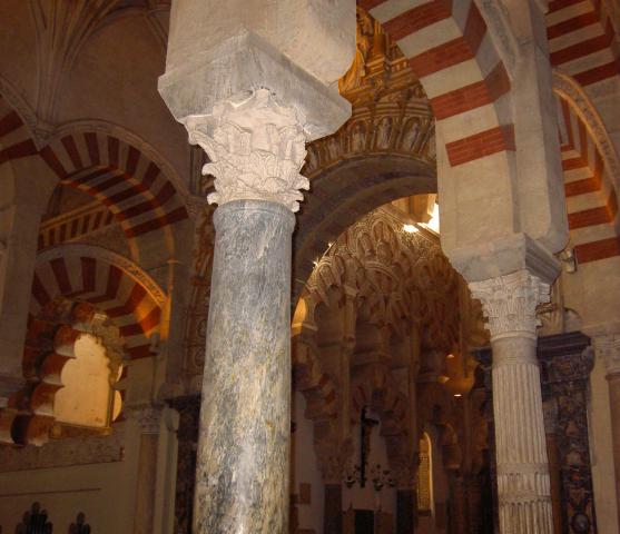 image Columna del interior de la Mezquita-Catedral de Córdoba (España)