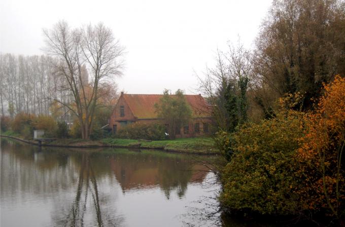 image Lago Minnewater, Brujas (Bélgica)