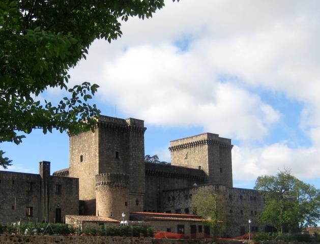 image Castillo Palacio de los Condes de Oropesa, Cáceres (España)