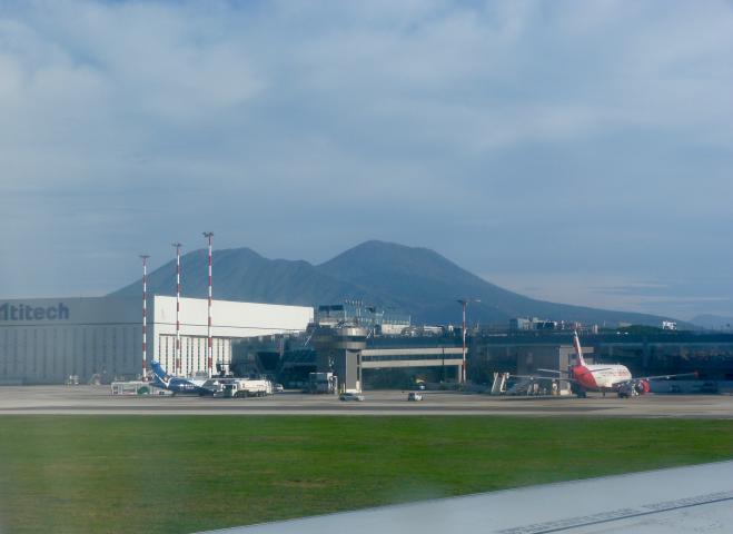 image Aeropuerto Nápoles