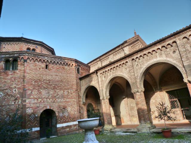 image Basílica de Santo Stefano