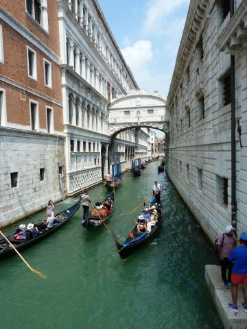 image Puente de los suspiros