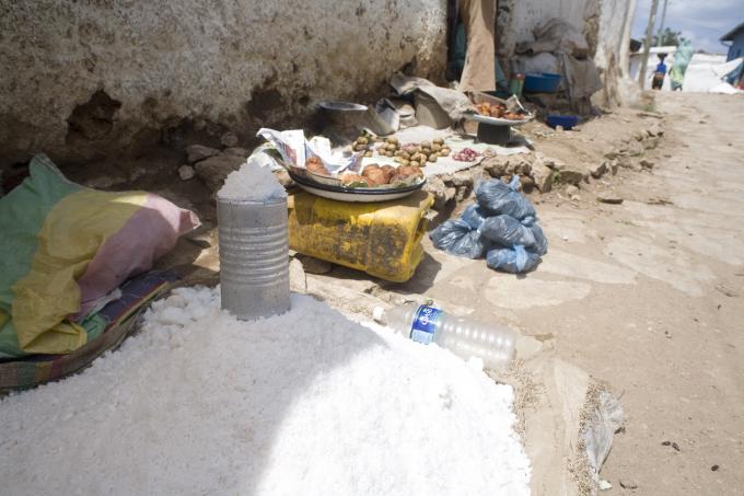 image Puesto de sal en el mercado musulmán de Harar, Etiopía