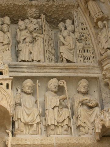 image Detalle del tímpano en el portal de San Fermín de la Catedral de Amiens, Francia