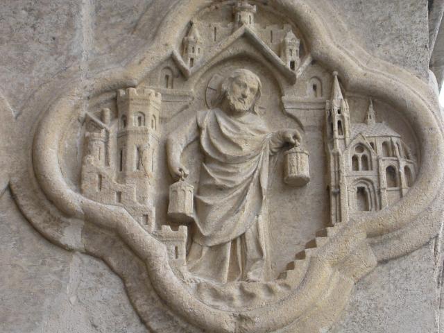 image Cuadrifolio interportal de la Catedral de Amiens, Francia