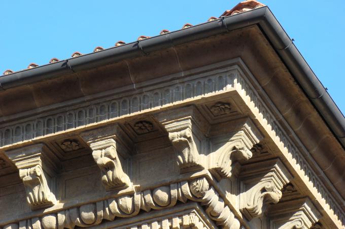 image Cornisa del Palacio Médici-Ricardi, Florencia, Italia