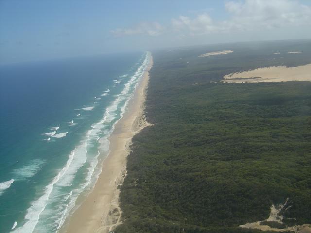 image Costa de la Playa Maheno, Fraser Island, Australia