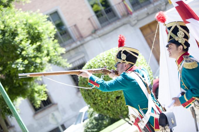 image Recreación de la Guerra de la Independencia en Segovia: Demostración de disparos de armas de las tropas españolas