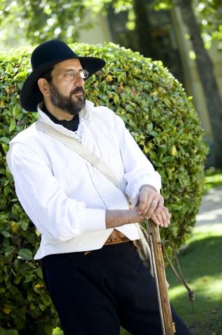 image Recreación de la Guerra de la Independencia en Segovia: Hombre civil de Galicia organizada militarmente para defender la ciudad de las tropas napoleónicas
