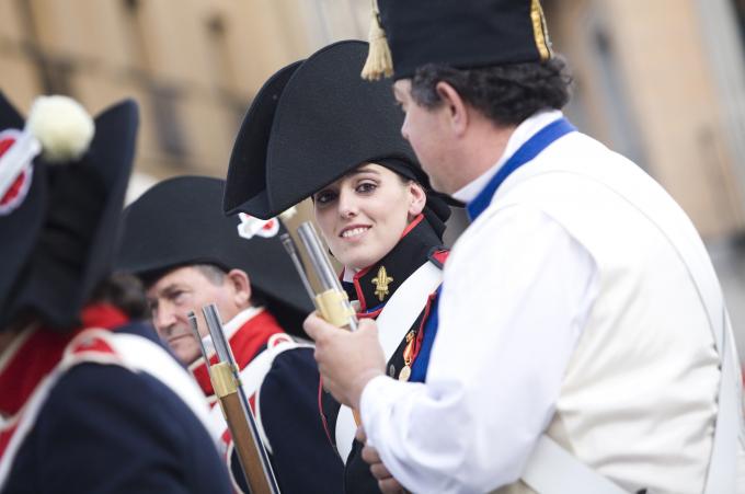 image Recreación de la Guerra de la Independencia en Segovia: Tropas napoleónicas preparadas para el combate