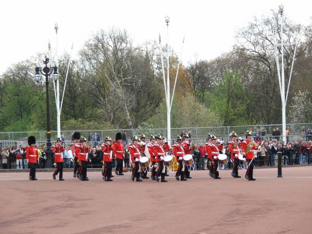 image Desfile en el Palacio de Buckingham, Londres, Reino Unido
