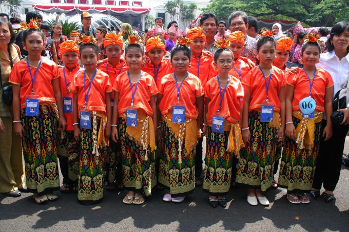 image Diversos trajes folclóricos, Jakarta, Indonesia