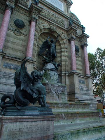 image Fuente de San Miguel, en memoria de las tropas francesas, París