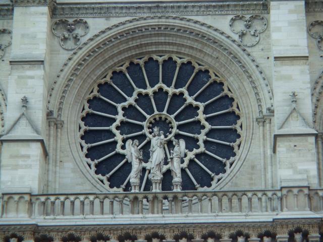 image Detalle de la fachada de Notre Dame, París