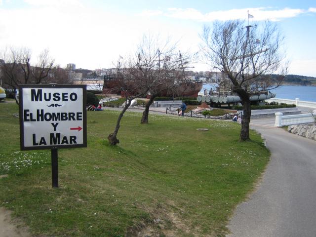 image Alrededores del Museo El Hombre y la Mar, Santander