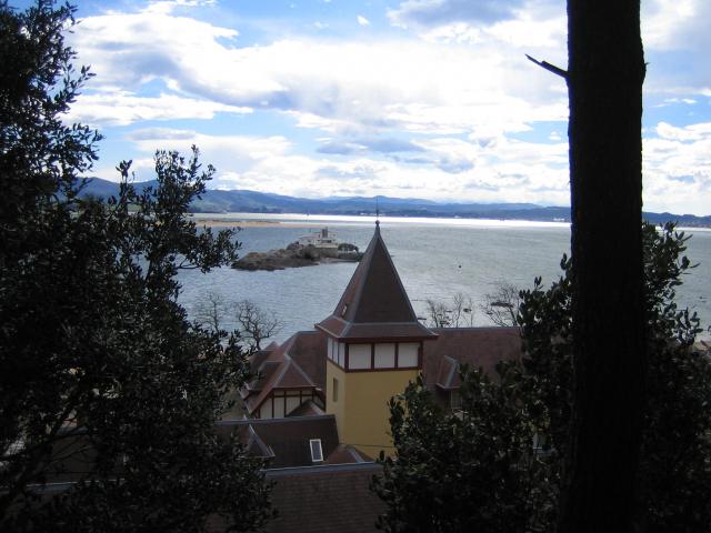 image Caballerizas e islote, Santander