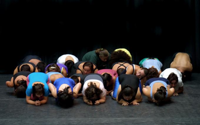 image Bailarines del Psico Ballet Maite León ensayando