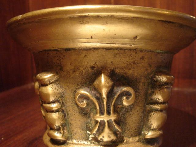 image Detalle de un almirez