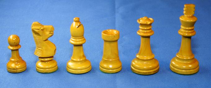 image Juego de fichas blancas de ajedrez