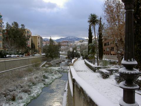 image Paseo Fuente de la Bicha (Granada) nevado