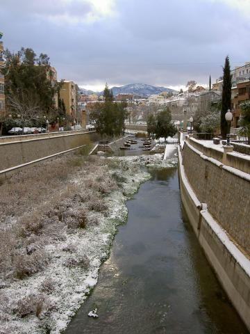 image Paseo Fuente de la Bicha (Granada) nevado