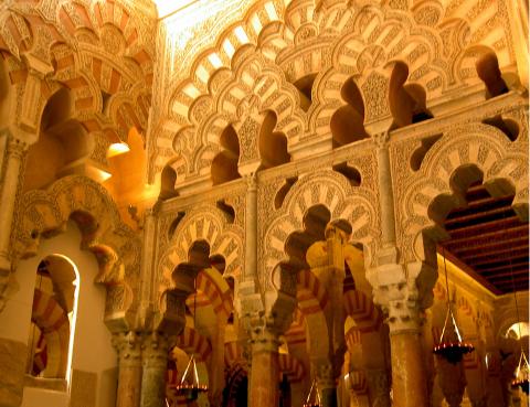image Arcos lobulados de la Mezquita-Catedral de Córdoba (España)