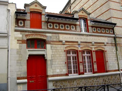 image Fachada Colegio Georges Clemenceau, París (Francia)