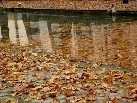 image Agua del Canal Saint-Martin, París (Francia)