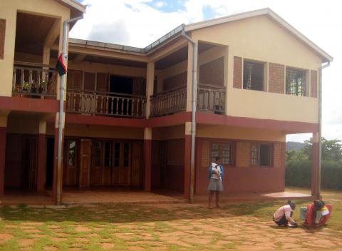 image Residencia y niños de Madagascar