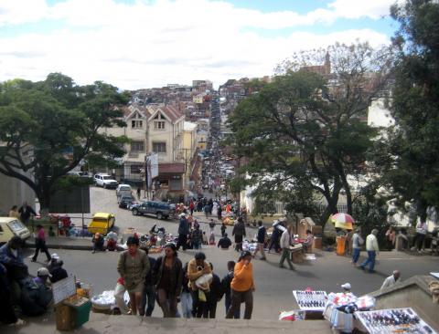 image Calles y turistas en Antananarivo