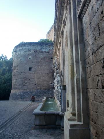 image Fuente Pilar de Carlos V