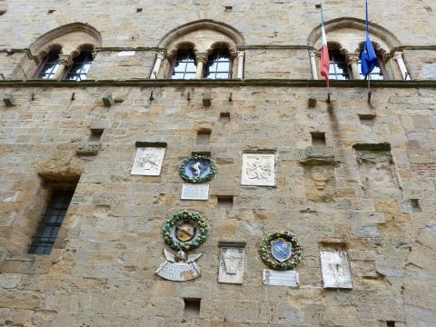 image Palacio de los Priores (Volterra)