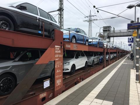 image Vagón de transporte de coches