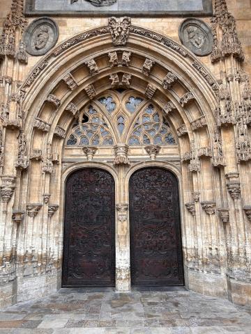 image Pórtico de la Catedral de San Salvador 