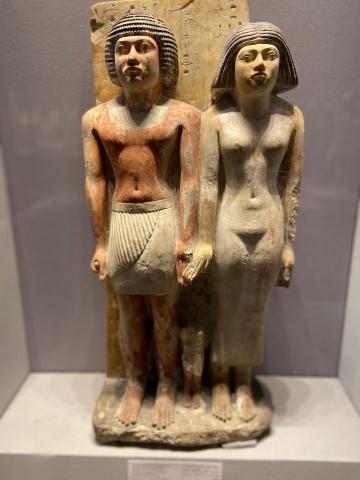image Escultora egipcia de una pareja
