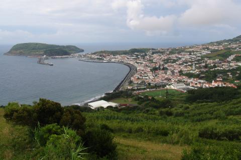 image Vista general de Horta en la Isla de Faial, Azores