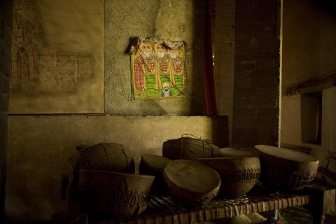 image Tambores de ceremonia en el monasterio Kibran Gabriel, Etiopía