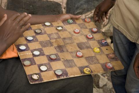 image Jugando una partida, Gondar, Etiopía
