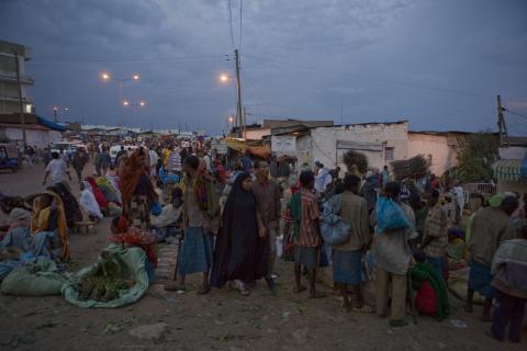 image Mercado cristiano de Harar al atardecer, Etiopía