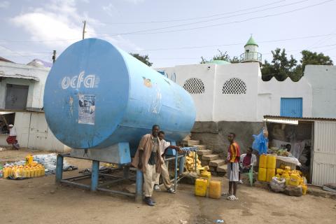 image Depósitos de agua en Harar, Etiopía