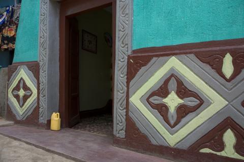 image Decoración típica de las paredes de las casas en Harar, Etiopía