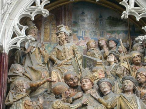 image Altorrelieves de San Fermín en el exterior del coro de la Catedral de Amiens, Francia