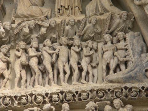 image Detalle del tímpano del portal de San Salvador en la Catedral de Amiens, Francia
