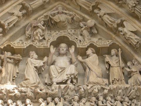 image Detalle del tímpano del portal de San Salvador en la Catedral de Amiens, Francia