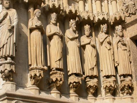 image Jambas del portal de la Madre de Dios de la Catedral de Amiens, Francia