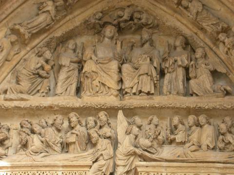 image Detalle del tímpano del portal de la Madre de Dios de la Catedral de Amiens, Francia