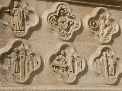 image Cuadrifolios del portal de San Fermín de la Catedral de Amiens, Francia