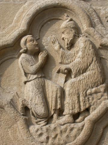 image Cuadrifolio entre portales de la Catedral de Amiens, Francia