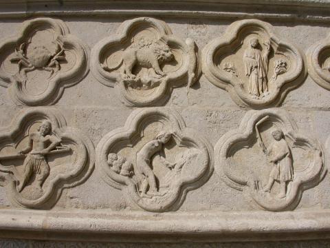 image Cuadrifolios del portal de San Fermín de la Catedral de Amiens, Francia