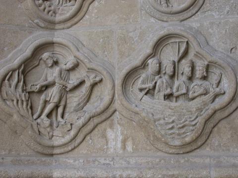 image Cuadrifolios del portal de la Madre de Dios de la Catedral de Amiens, Francia